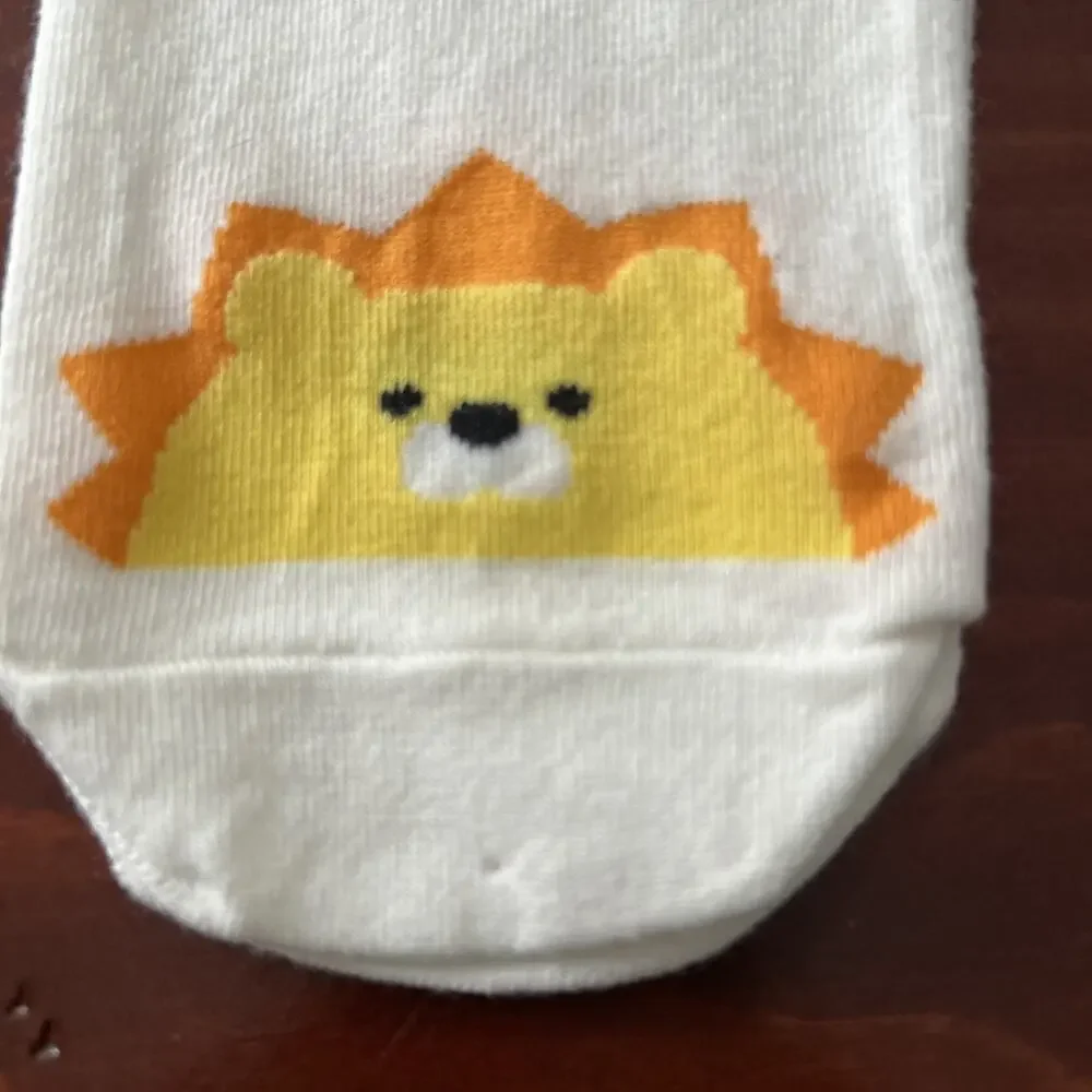 NWT! Cute Socks Brand Women's Ankle Socks One Size Lion Themed White/Black